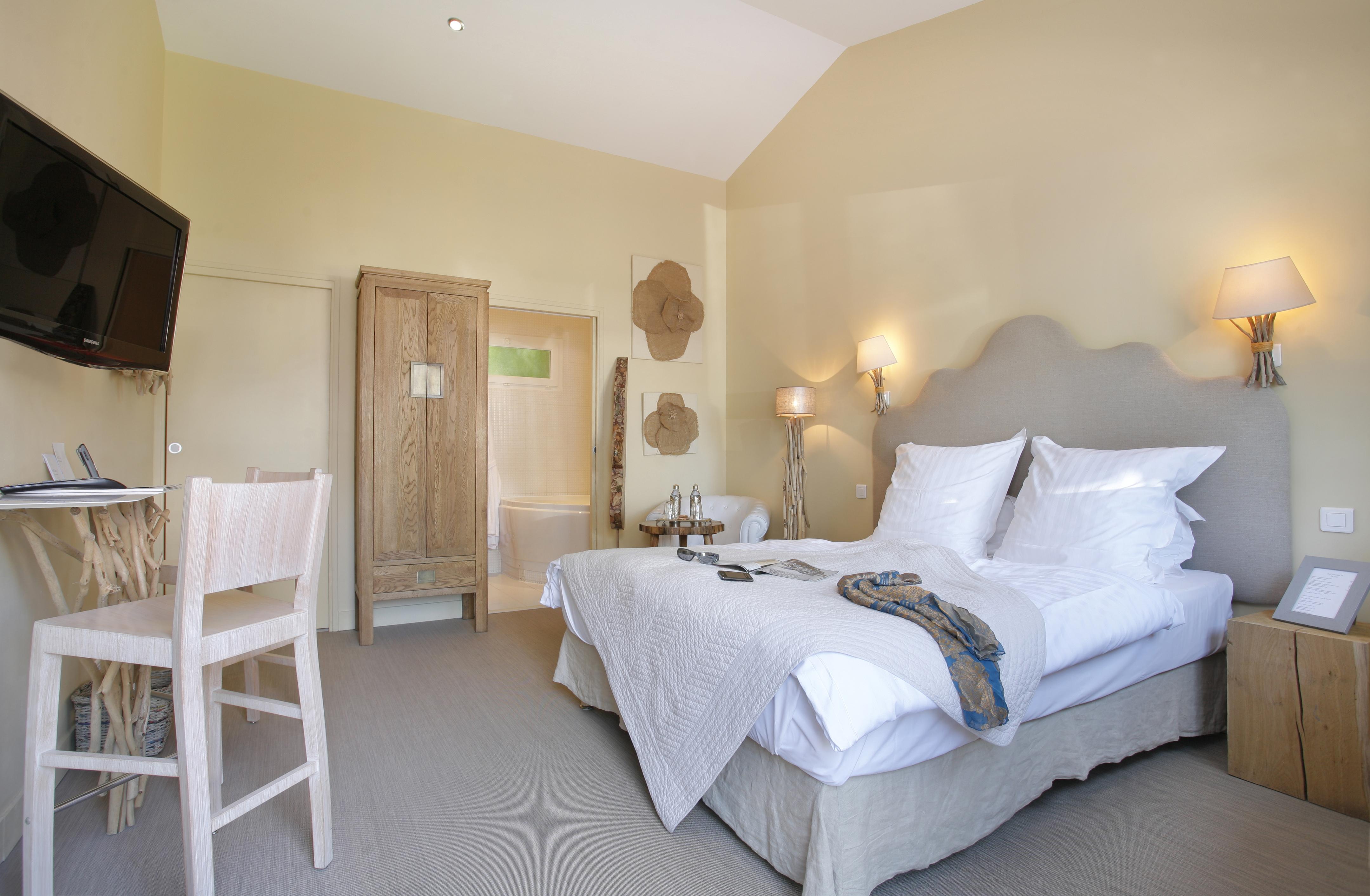 The Originals Hotel Le Cise Restaurant Chambres Et Suites เอิลท์ ภายนอก รูปภาพ